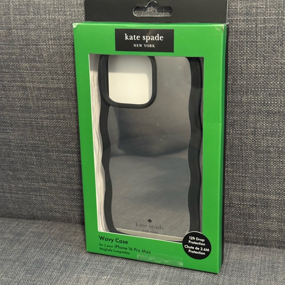 Kate Spade Black and White Wavy iPhone 16 Pro Max Case